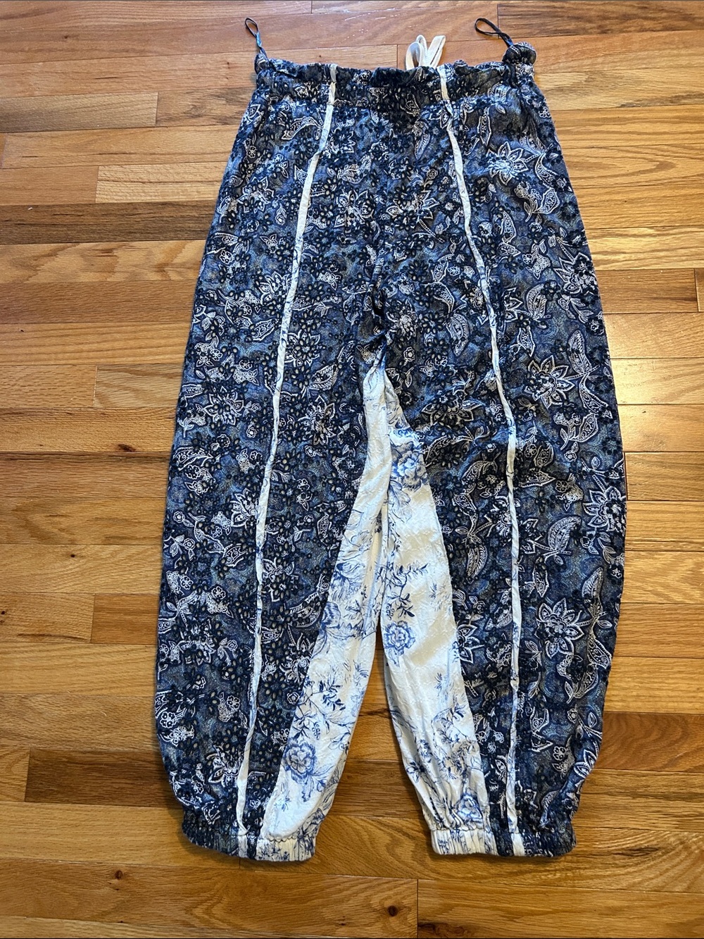 Free People Sweet It Is pants. XS. Patchwork style. Eyelet embroidery. - Picture 5 of 7